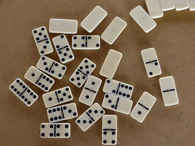 Dominó: curiosidades deste jogo quase milenar que diverte adultos e crianças