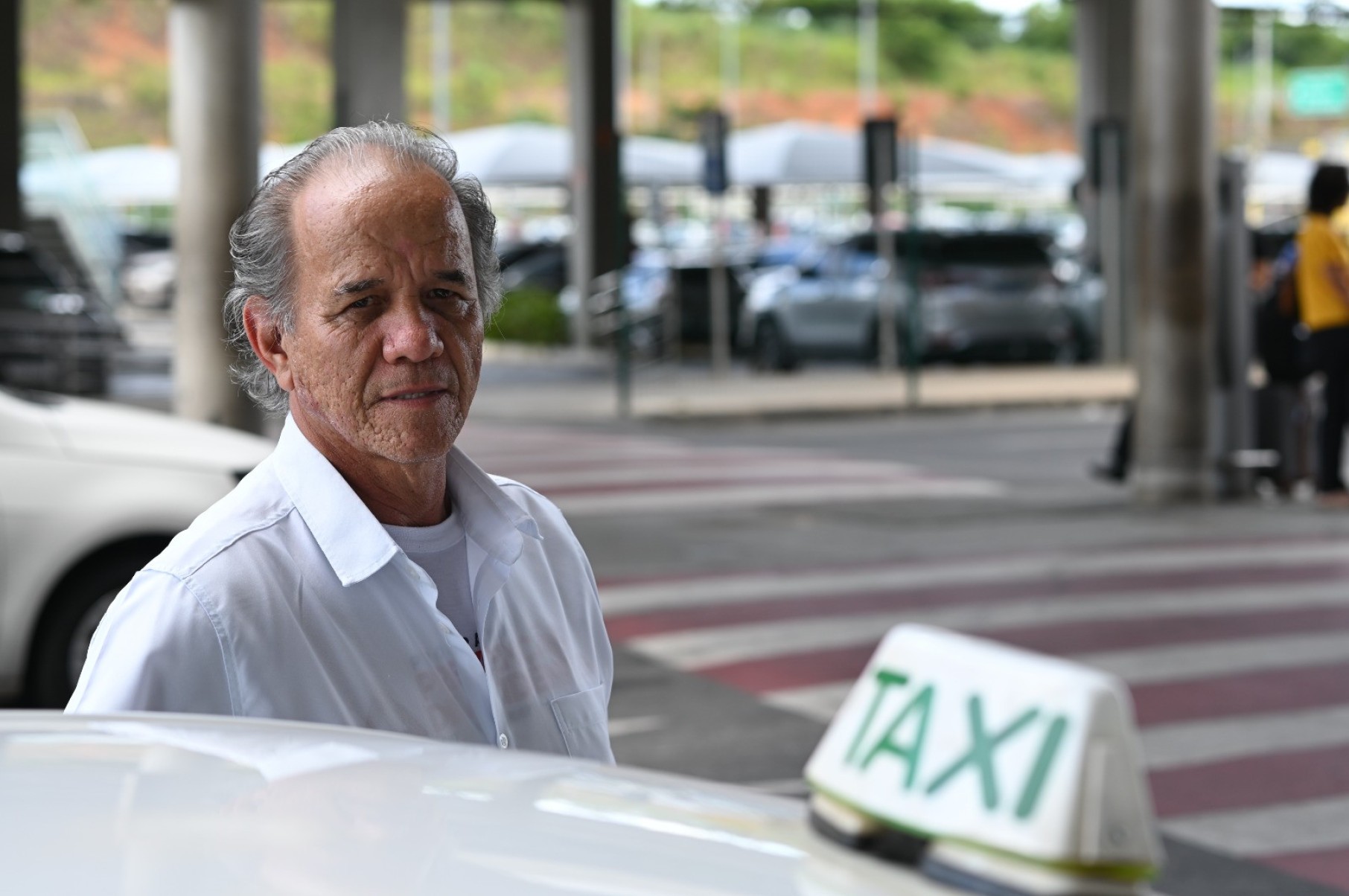 "No meu entender, pedágio é para distância maior, e aqui são todas cidades-dormitório", disse o taxista Carlos Roger, que trabalha na rota para Confins há 20 anos-Leandro Couri/EM/D.A Press