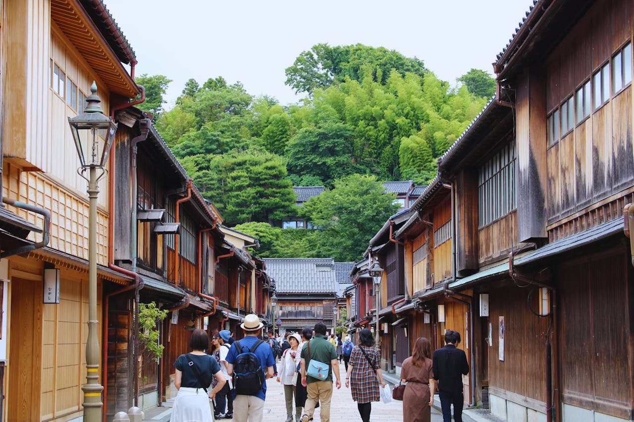Kawasaki – Kanagawa, 1,5 milhão de habitantes. Localizada entre Tóquio e Yokohama, Kawasaki é uma cidade industrial com atrações como o Museu do Ramen e o Templo Daishi. O Parque Ikuta Ryokuchi e o Museu da Indústria são locais interessantes.

