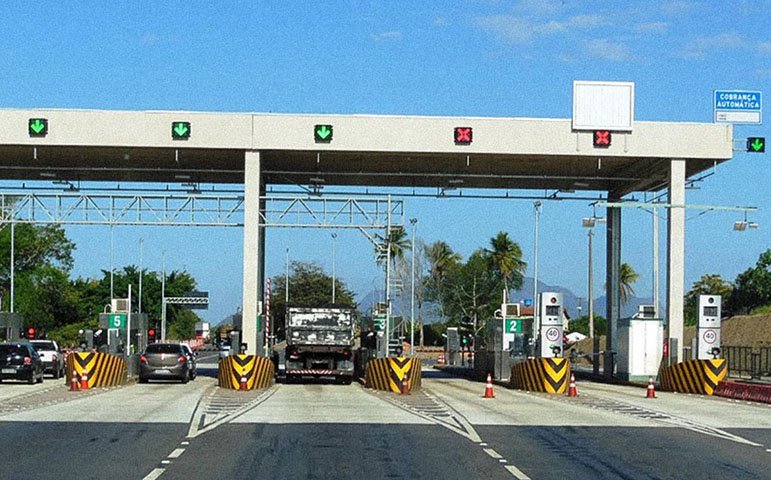 Rio-Teresópolis (RJ) - R$ 21,00. A concessão é da EcoRioMinas, com o trecho fazendo parte do grupo EcoRodovias. Corta regiões como Magé, Guapimirim e Teresópolis, na região serrana do Rio.-Divulgação/CRT 
