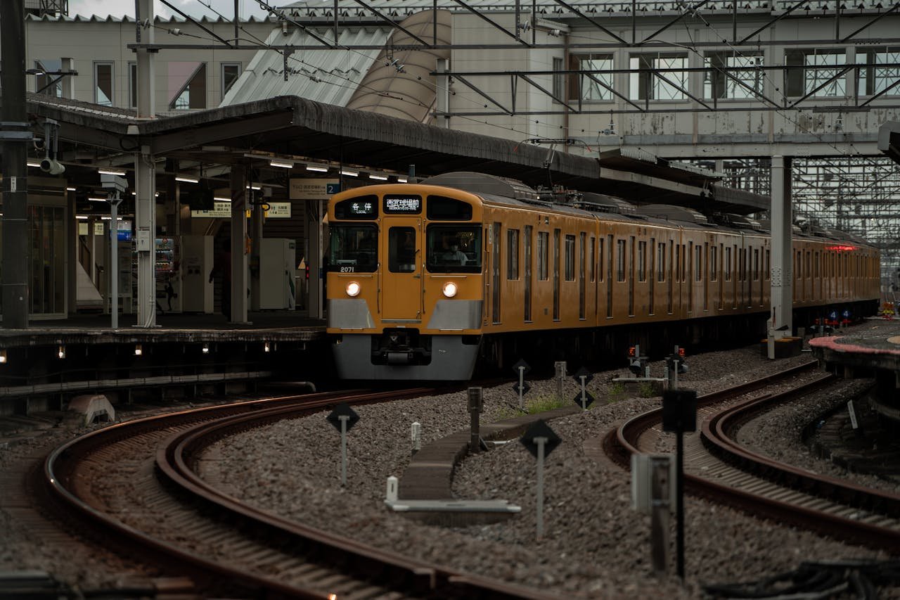 Saitama – Saitama, 1,3 milhão de habitantes. Próxima de Tóquio, Saitama oferece uma mistura de atrações urbanas e naturais. Visite o Parque Omiya, o Museu de Saitama e o Railway Museum.

