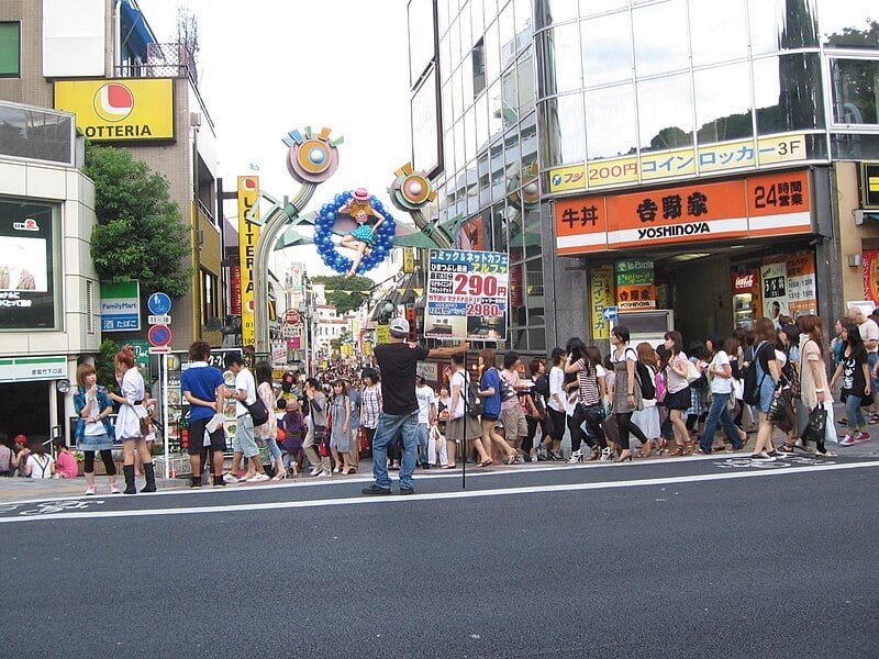 Com uma população de mais de 126 milhões de pessoas, o Japão tem várias cidades que se destacam não só pela população, mas também pela relevância econômica, histórica e turística. A seguir, conheça as 15 cidades mais populosas do Japão e o que fazer em cada uma delas.

