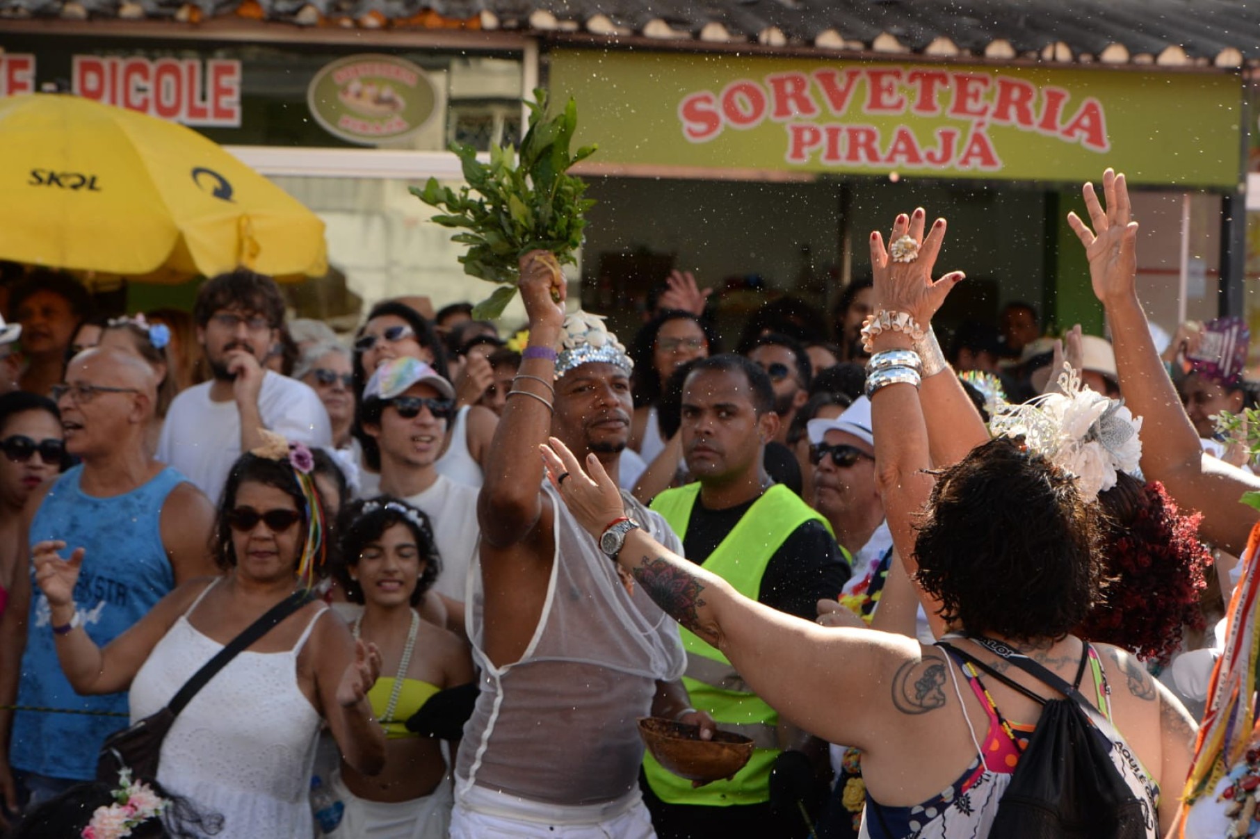 Foliões se despedem do carnaval no Bloco Filhas da Clara-Túlio Santos/EM/D.A Press