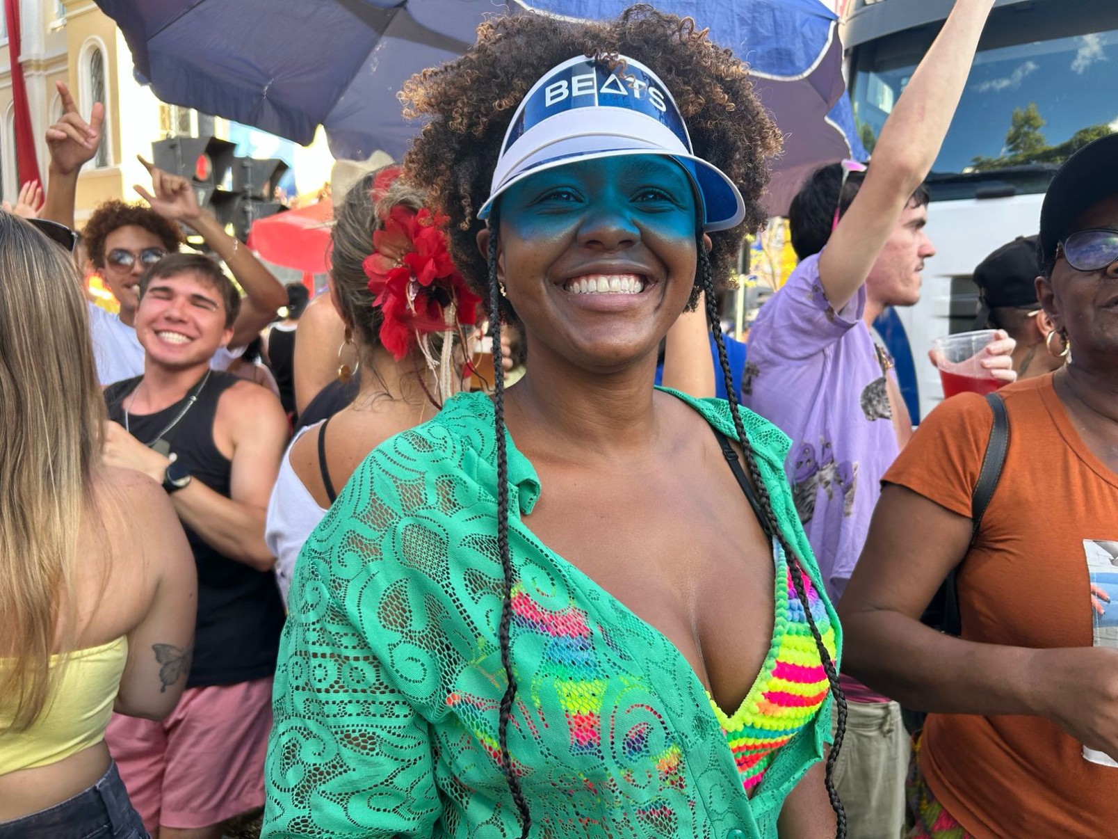 Fernanda Rock, de 40 anos, curtindo o Bloco do Futuro no pós-carnaval de BH