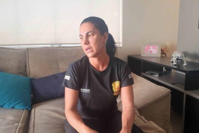 Maria Sueli Sobrinho foi agredida por um sargento da Polícia Militar quando foi entregar uma intimação no último sábado (8/3), em Ibirité, na Grande BH -  (crédito: Marcello Oliveira/TV Alterosa)