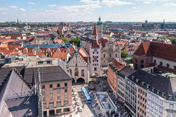 O estudo identificou as melhores cidades para expatriados, ou seja, indivíduos que vivem fora de seus países de origem por motivos profissionais ou acadêmicos.