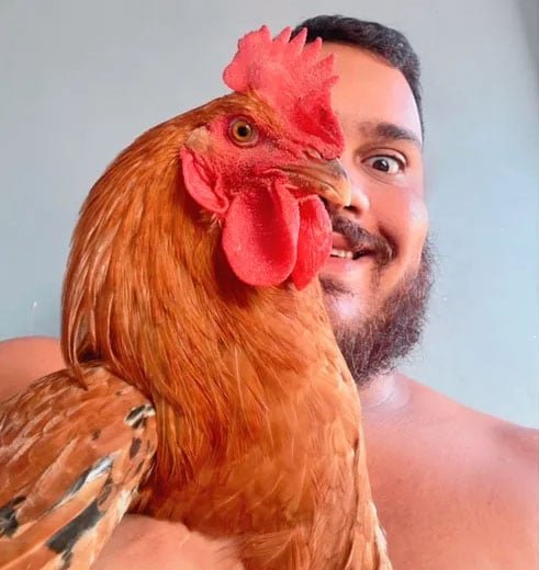 O tutor Pablo comentou sobre o momento de visibilidade do Galynaldo, “Tem gente que entrou em contato comigo de outros países, outras páginas para postar o vídeo, dos Estados Unidos, da Arábia. Agora ele está famoso”.-Arquivo Pessoal