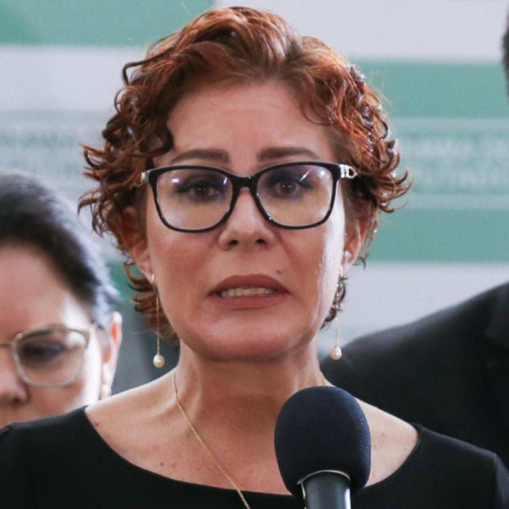 Fuga de Zambelli leva PGR a pedir o bloqueio de bens e acionar a Interpol
