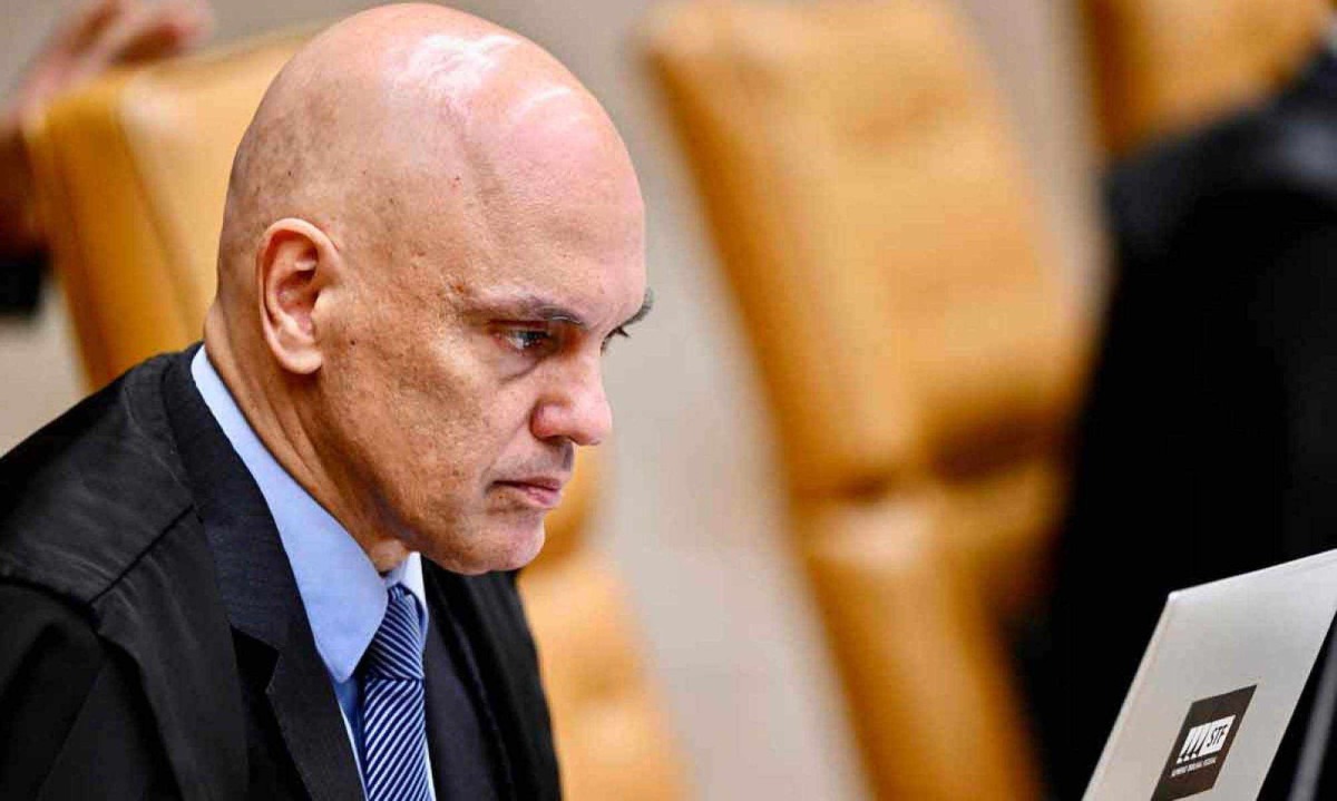 O ministro Alexandre de Moraes, do STF, derrubou a medida liminar que impedia o contato do presidente do PL, com o ex-presidente -  (crédito: Evaristo Sá/AFP – 20/9/23)