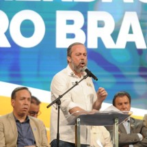 Silveira diz que Lula gosta de 'comer banana sem casca e descascar abacaxi' - Alexandre Guzanshe/EM/D.A Press
