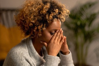 Ansiedade de segunda-feira afeta o corpo? Estudo aponta que sim