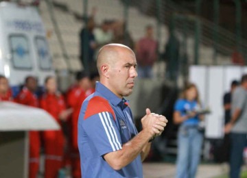 Leonardo Jardim dirigiu o Cruzeiro na reta final do Mineiro, mas, como mal treinou o time, não teve culpa no fraco desempenho nas semifinais -  (crédito: Edésio Ferreira/EM/D.A Press)