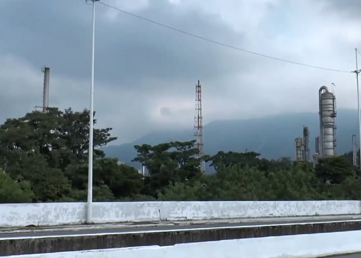 Com ações abrangentes e persistentes, Cubatão conseguiu reverter o quadro ambiental, controlando 98% dos níveis de poluentes no ar.