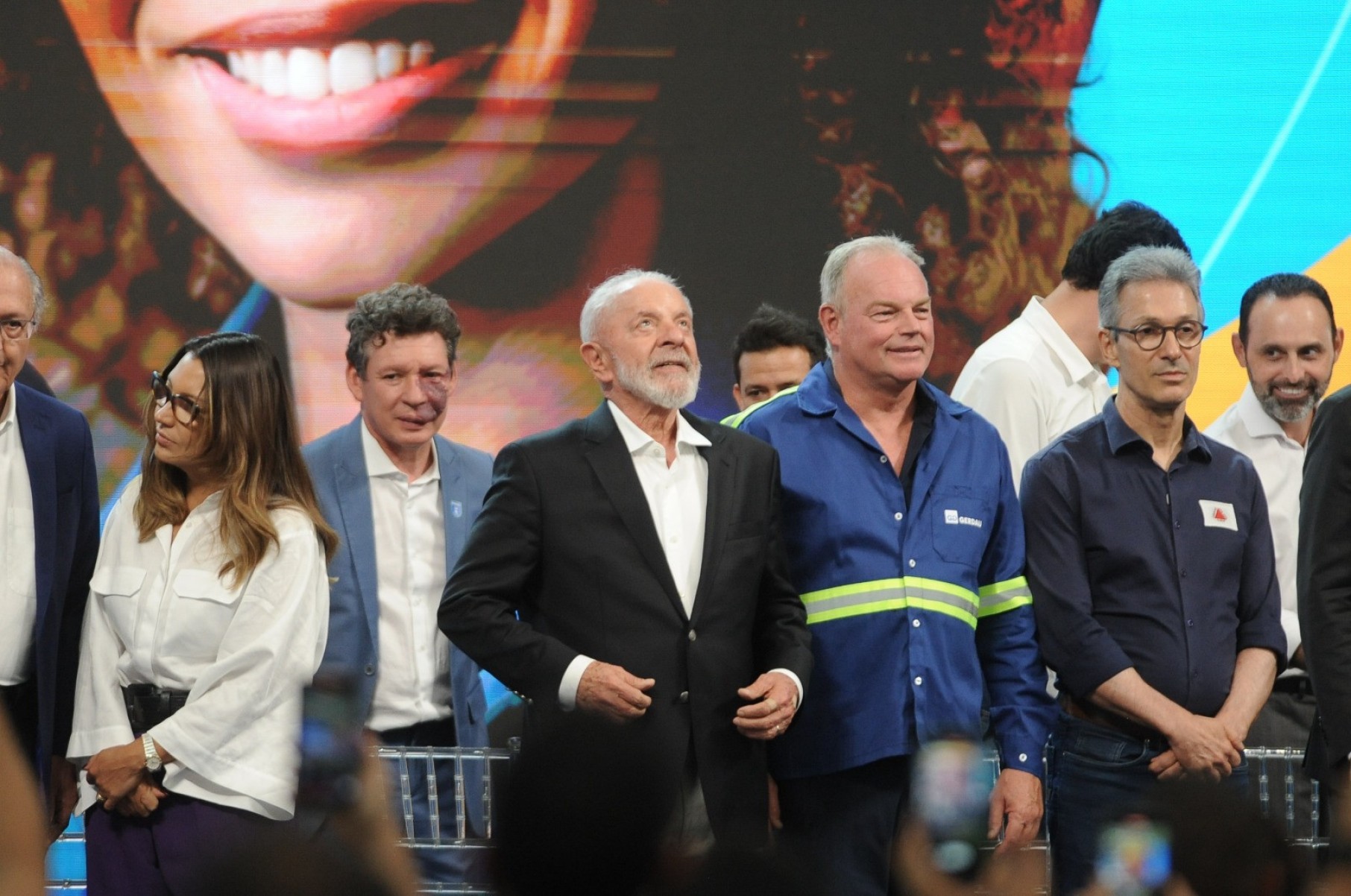 O presidente Lula e o governador Zema visitaram nesta terça-feira a fábrica da Gerdau em Ouro Branco. Os políticos trocaram alfinetadas ao longo desta terça-feira-Alexandre Guzanshe/EM/D.A Press