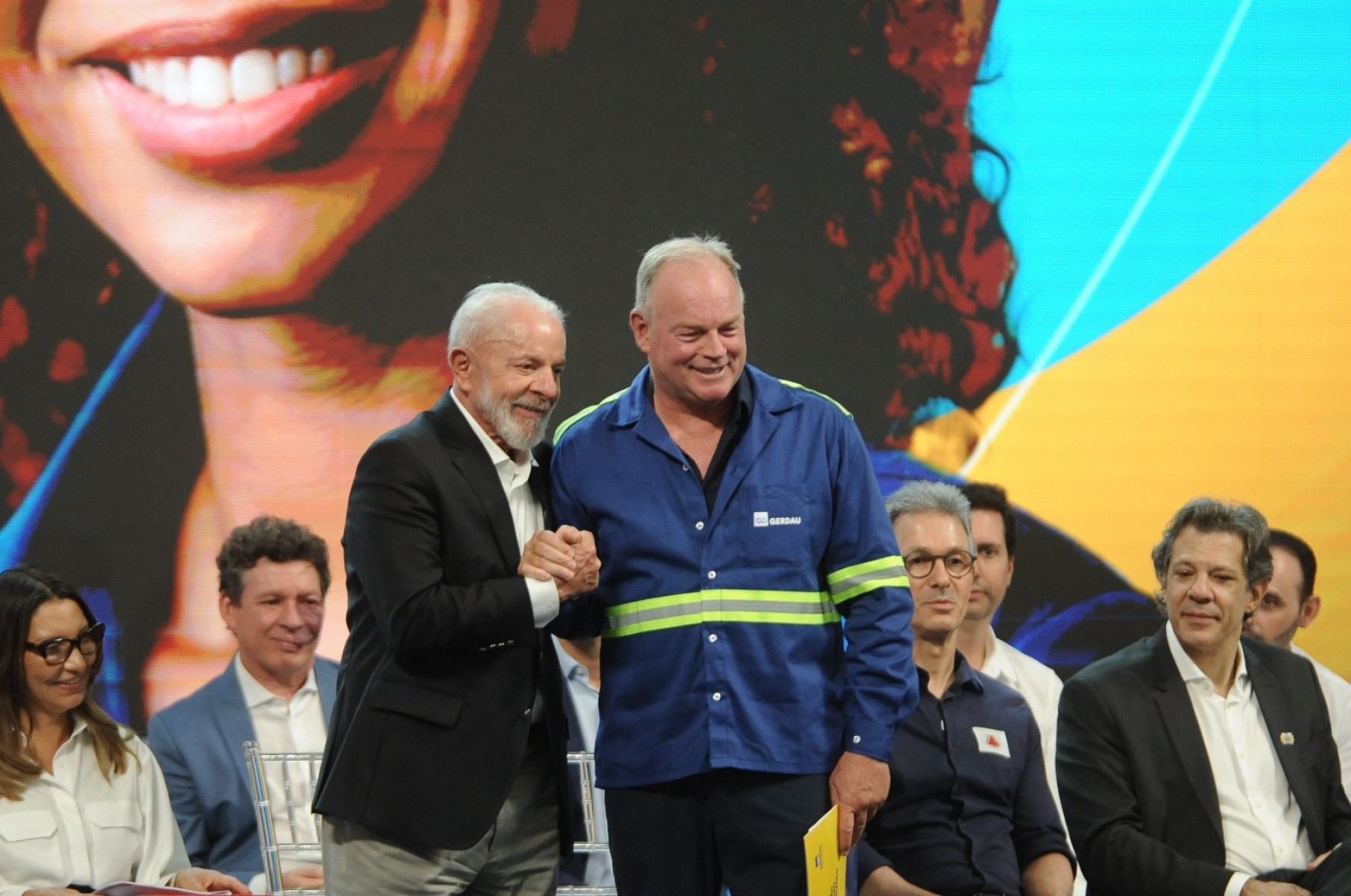 O presidente Lula e o governador Zema visitaram nesta terça-feira a fábrica da Gerdau em Ouro Branco. Os políticos trocaram alfinetadas ao longo desta terça-feira-Alexandre Guzanshe/EM/D.A Press