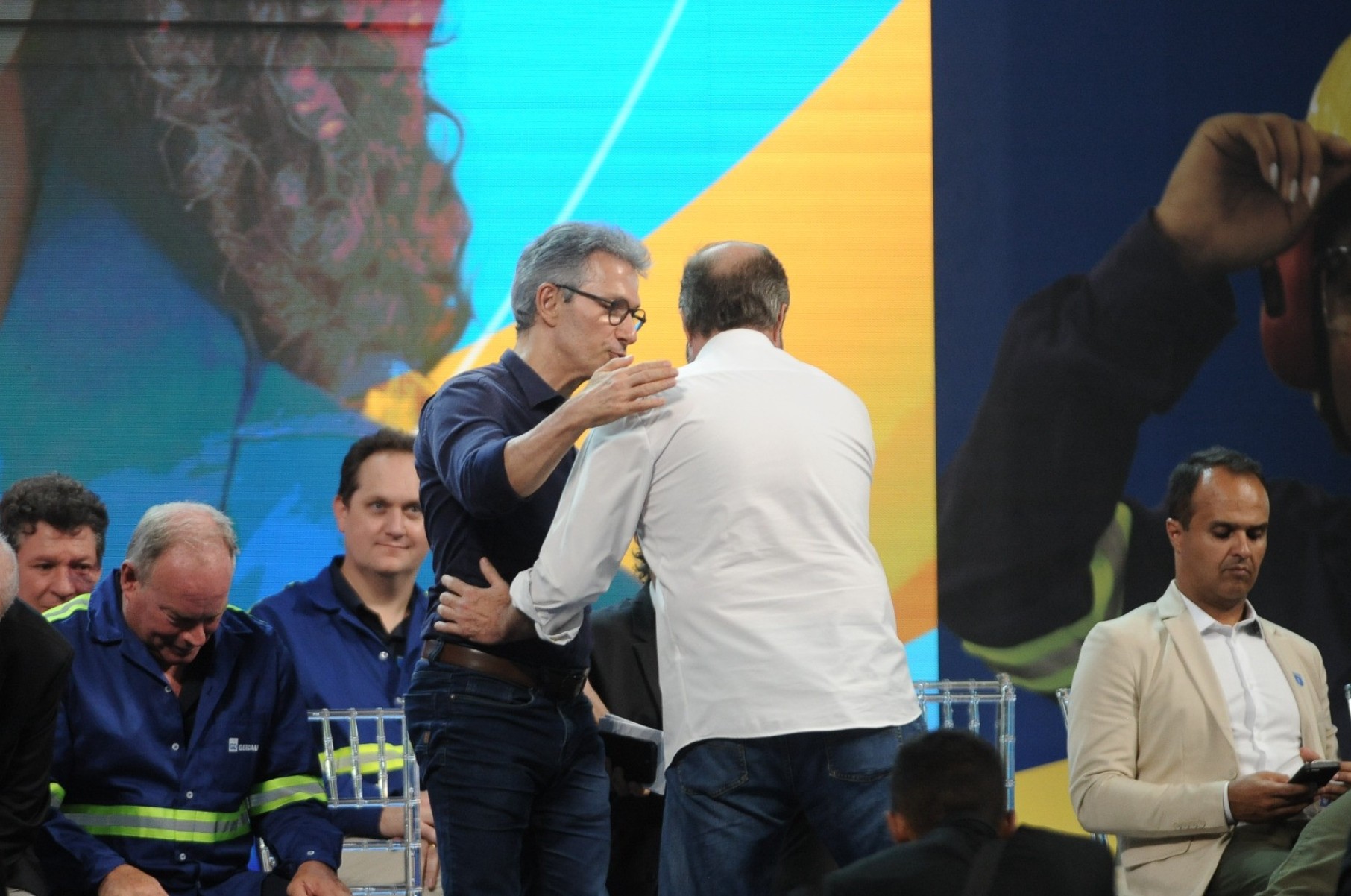 O presidente Lula e o governador Zema visitaram nesta terça-feira a fábrica da Gerdau em Ouro Branco. Os políticos trocaram alfinetadas ao longo desta terça-feira-Alexandre Guzanshe/EM/D.A Press