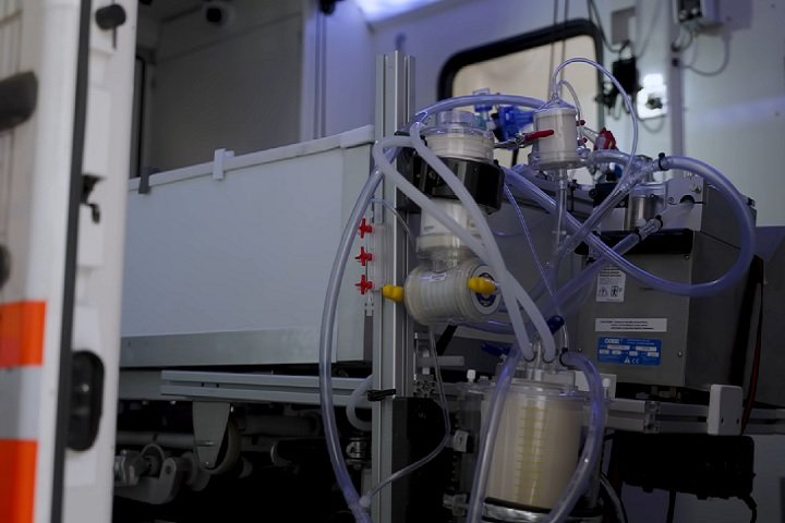 Questões éticas, custos altos e a falta de garantias alimentam debates em torno do tema. Mesmo assim, clientes veem a criônica como uma chance mínima, mas valiosa, de 