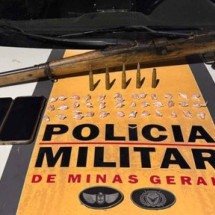 Jovem preso com fuzil de 1908 e ecstasy na BR-265 em Minas  - PMRv/Divulga&ccedil;&atilde;o