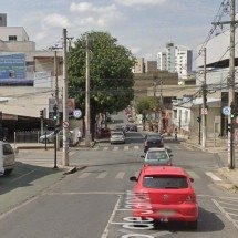 Grande BH: comerciantes reclamam de semáforo com defeito há 10 dias - Reprodução/ Google Street 