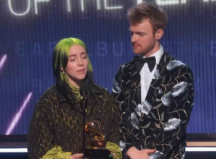 Antes do feito no Oscar, Eilish já tinha se tornado a cantora mais jovem a ganhar um Grammy na categoria de 