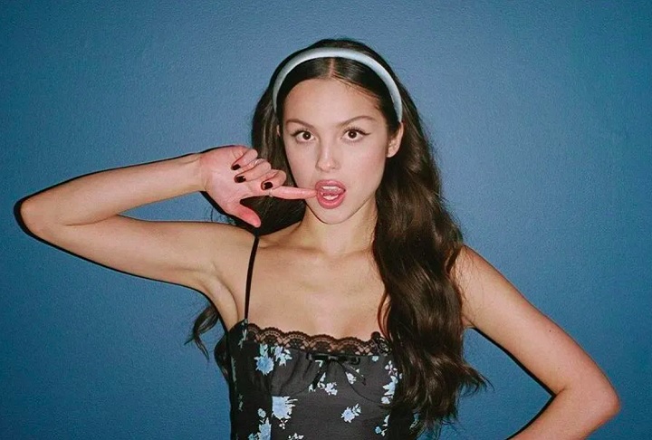 Eilish superou outros artistas como Olivia Rodrigo (foto), que ficou em 2º lugar, e The Kid LAROI, que ficou em 3º.-reprodução/instagram