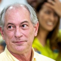'Lula enche bolso de banqueiros, enquanto fragiliza a população, diz Ciro' - Stephan Eilert / AFP