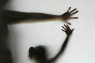 Ao fugir de violência, mães brasileiras são tratadas como sequestradoras em Portugal