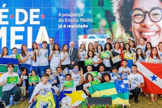Governo faz acordo para incluir Pé-de-Meia e Vale Gás no orçamento