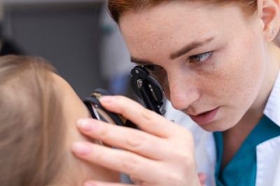 O Teste do Olhinho deve ser feito no recém-nascido o mais cedo possível, antes da alta da maternidade -  (crédito: FreePik)