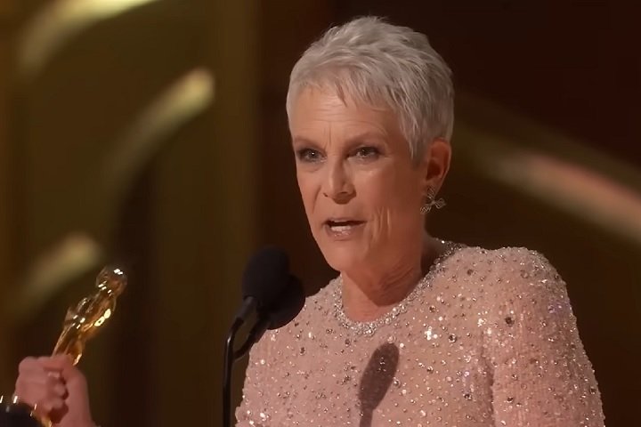 Em 2023, Curtis viveu o ápice de sua carreira ao levar para casa o Oscar de Melhor Atriz Coadjuvante por 