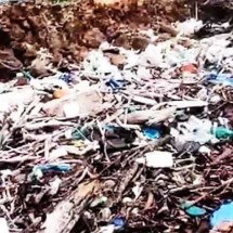 Praia de Natal acumula nas areias lixo originário de países asiáticos - Reprodução do Youtube