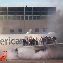 Incêndio em avião nos EUA deixa 12 feridos - Branden Williams / Courtesy of Branden Williams / AFP