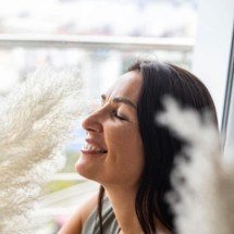 Especialista destaca os desafios hormonais nas diversas fases da vida da mulher - DINO