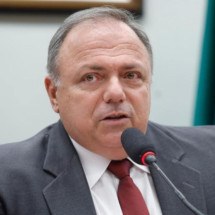 Com Pazuello, evento lançará instituto de petróleo chefiado por outro general