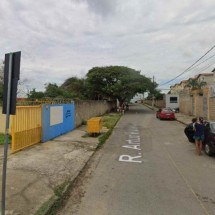 Grande BH: homem sem documentos é morto a tiros em frente a escola - Reprodução/Google Street View