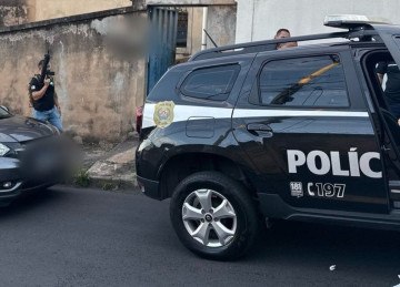 Polícia Civil cumpriu mandados de busca e apreensão e prisão preventiva na casa da investigada em um bairro na Região Centro-Sul de Belo Horizonte -  (crédito: PCMG/Divulgação)