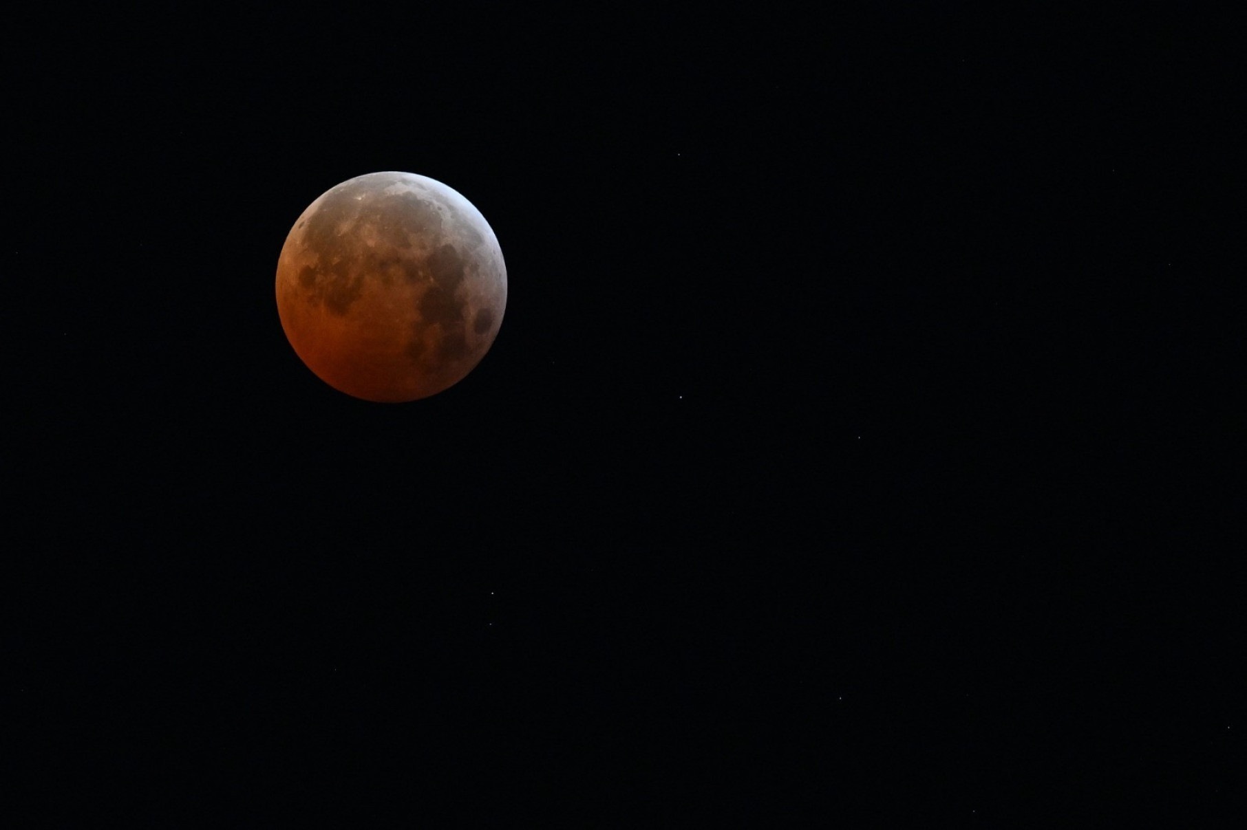  FenÃŽmeno ocorre cerca de duas vezes por ano, quando o Sol, a Terra e a Lua, em sua fase cheia, estÃ£o perfeitamente alinhados