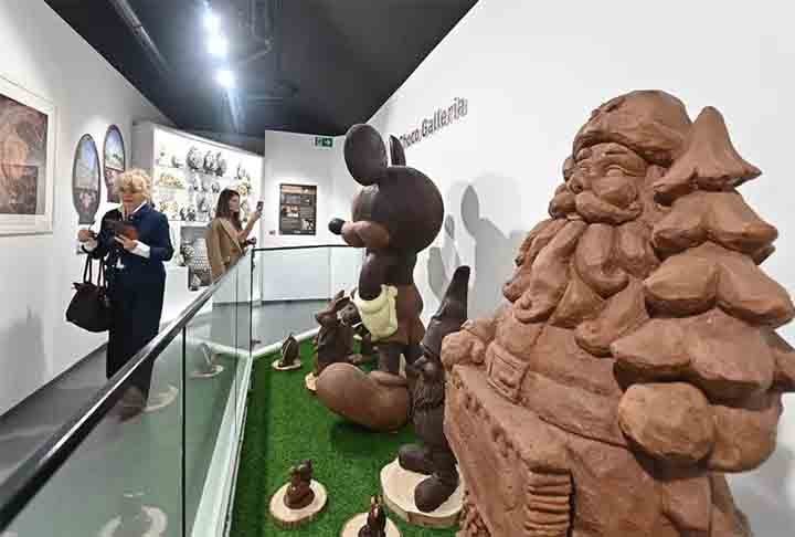 Recentemente, foi inaugurado o Choco-Story: Museu do Chocolate e da Gianduia, na cidade. O local conta a história do chocolate desde as origens ligadas aos Maias, quando o cacau começou a ser usado por suas propriedades curativas.