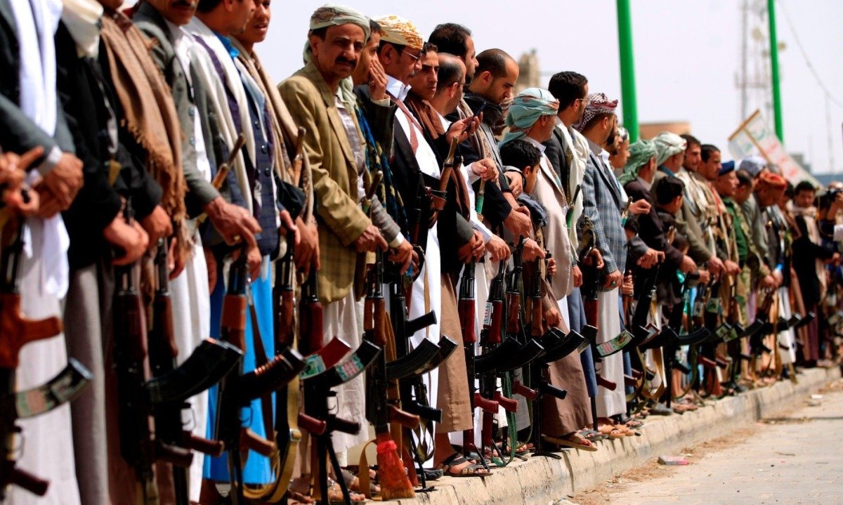 Grupo iemenita Houthis surgiu na década de 90 no país e tem valores nacionalistas e religiosos -  (crédito: AFP / Mohammed HUWAIS)