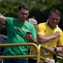 Em ato no Rio, Flávio Bolsonaro fala em derrotar 'alexandrismo'