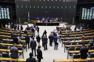 A reportagem analisou esses repasses, cuja existência surpreendeu pesquisadores, técnicos e assessores parlamentares consultados que lidam diariamente com emendas -  (crédito: Kayo Magalhães/Câmara dos Deputados)
