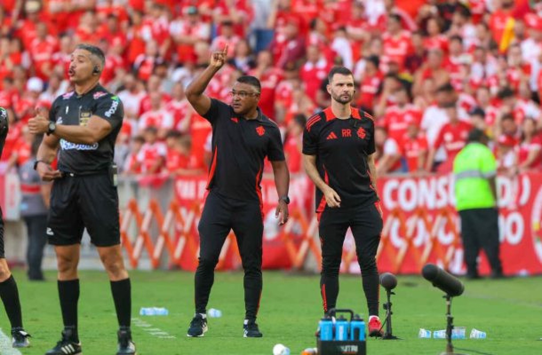 Roger se emociona com título do Inter: ???Sempre desejei estar na história do clube???