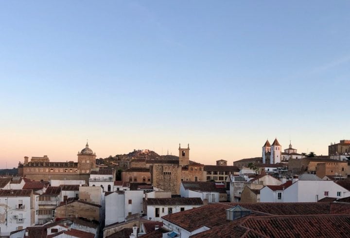 O Sexpe, órgão ligado à Secretaria de Economia da Extremadura, coleta registros de pessoas interessadas em obter mais informações sobre o programa.