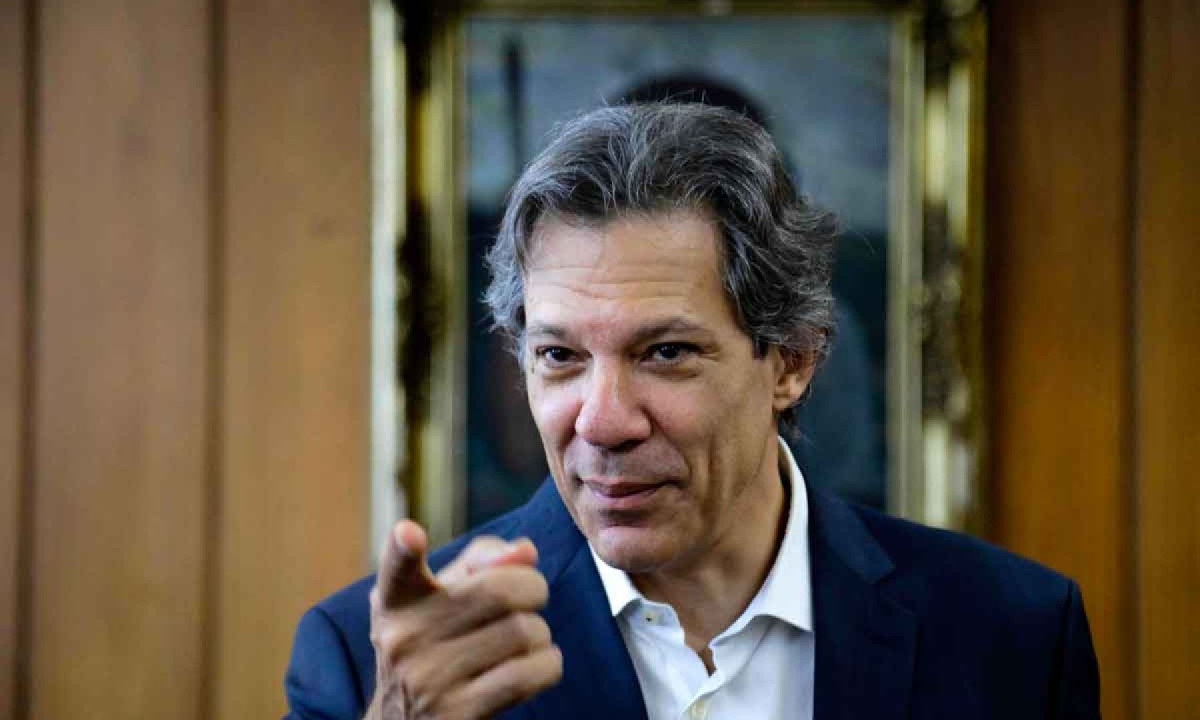 O ministro da Fazenda, Fernando Haddad, planeja resgatar uma proposta de Paulo Guedes, que o antecedeu no cargo - (crédito: Sérgio Lima/AFP – 20/11/24) O ministro da Fazenda, Fernando Haddad, planeja resgatar uma proposta de Paulo Guedes, que o antecedeu no cargo - (crédito: Sérgio Lima/AFP – 20/11/24)