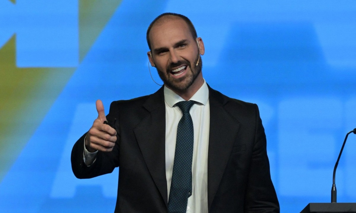 Eduardo Bolsonaro anuncia que ficará nos Estados Unidos para 'lutar pela liberdade' -  (crédito:  JUAN MABROMATA / AFP)
