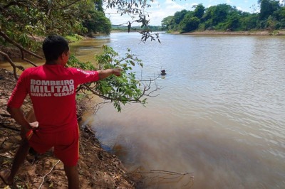 No último domingo (16/3), duas crianças se afogaram no Rio Paraopeba, em Papagaios, Região Centro-Oeste de Minas Gerais, em uma confraternização de família -  (crédito: Corpo de Bombeiros/Divulgação)