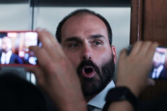 Eduardo Bolsonaro tenta nos EUA que Trump escolha embaixador anti-Lula