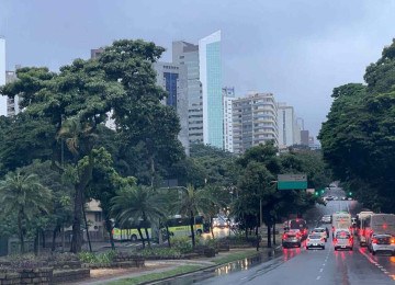 BH amanheceu com chuva e céu nublado nesta quarta (19) -  (crédito: Edésio Ferreira/EM/DA Press)