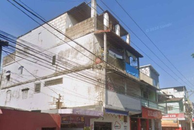 Ventos fortes derrubaram o telhado e colapsaram parte da estrutura do prédio, localizado na Avenida Padre José Maurício, no bairro Vila Vista Alegre
 -  (crédito: Reprodução/Google Street View)