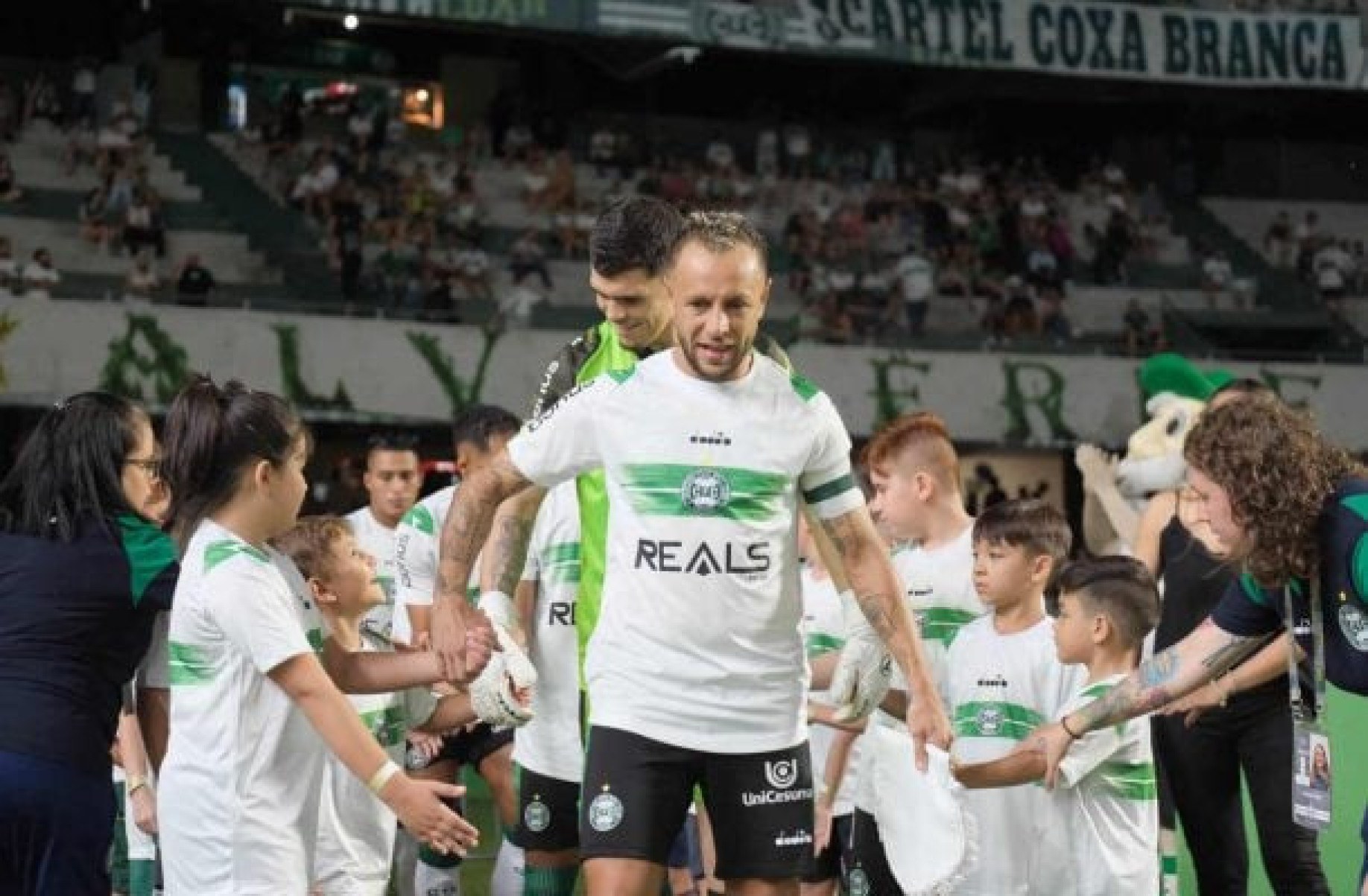 Coritiba e Rafinha encaminham rescisão de contrato após polêmica
